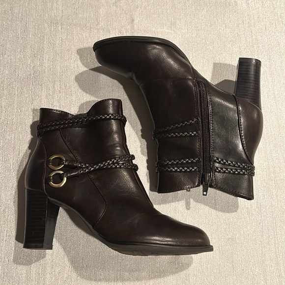 Life Stride ‘Yohanna’ Deep Dark Brown Ankle Booties Braided Trim Size 6.5 New - Picture 15 of 15